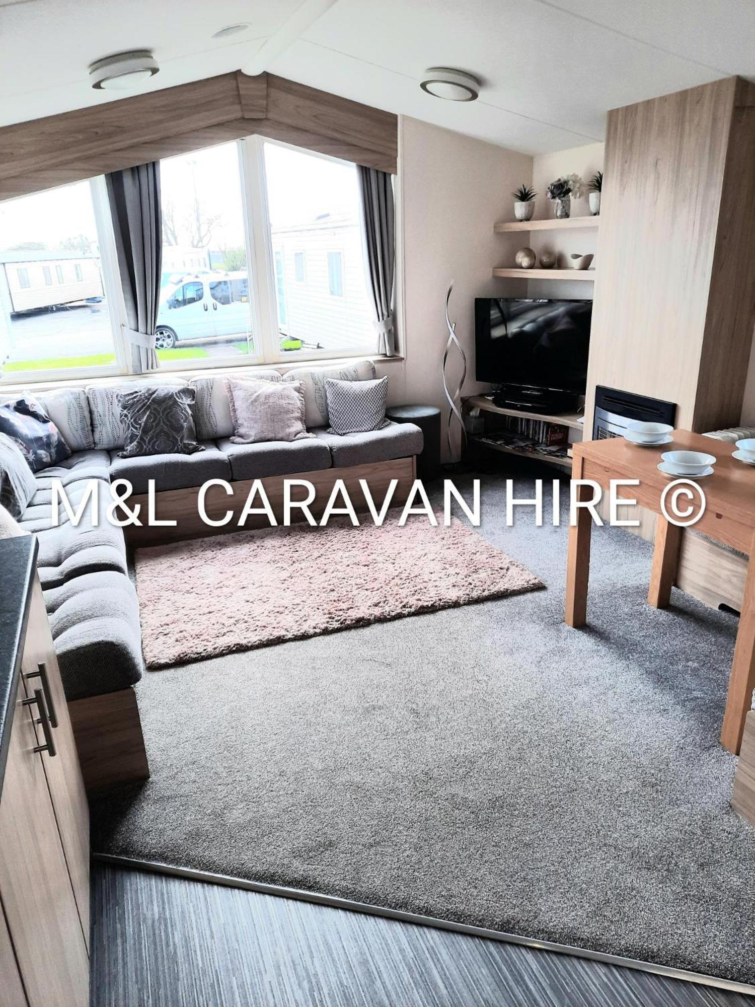 Blue Dolphin Holiday Park Gristhorpe Exterior foto